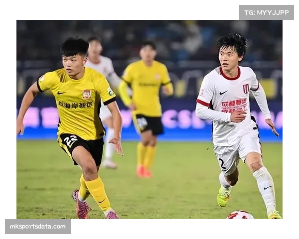 青岛西海岸杨希：8月场均完成3.3次成功抢断，防守数据领跑中超